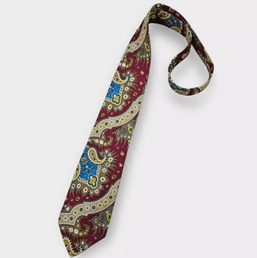 GIANNI VERSACE Red Paisley Silk LUXURY Tie ITALY
